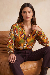 Chemisier Cosmic Love sur Olivia, mannequin taille 36 #taille Olivia porte une taille 36