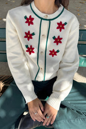 Cardigan Sissi Crème en laine sur Johanna, #taille Johanna porte une taille 36