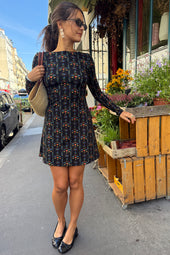 Robe Dolly Jardin Brodé sur Johanna, #taille Johanna porte une taille 36